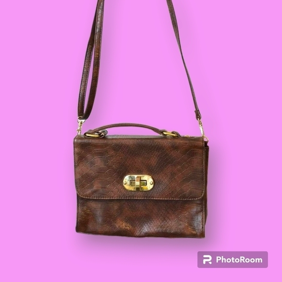 𝅺ALDO Brown Faux Crocodile Crossbody Bag - Picture 1 of 4
